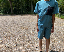 暑い季節にぴったり！水陸両用パッカブルジュニア半袖Tシャツ&ショートパンツ